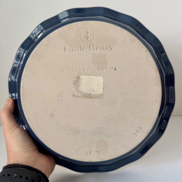 Emile Henry Williams Sonoma Ruffled Edge Blue Pie Dish - Made in France - Picture 2 of 7